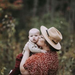 Meet your Posher, Caitlin